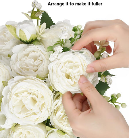 SugarHuLu white peonies arranged for romantic wedding centerpieces.