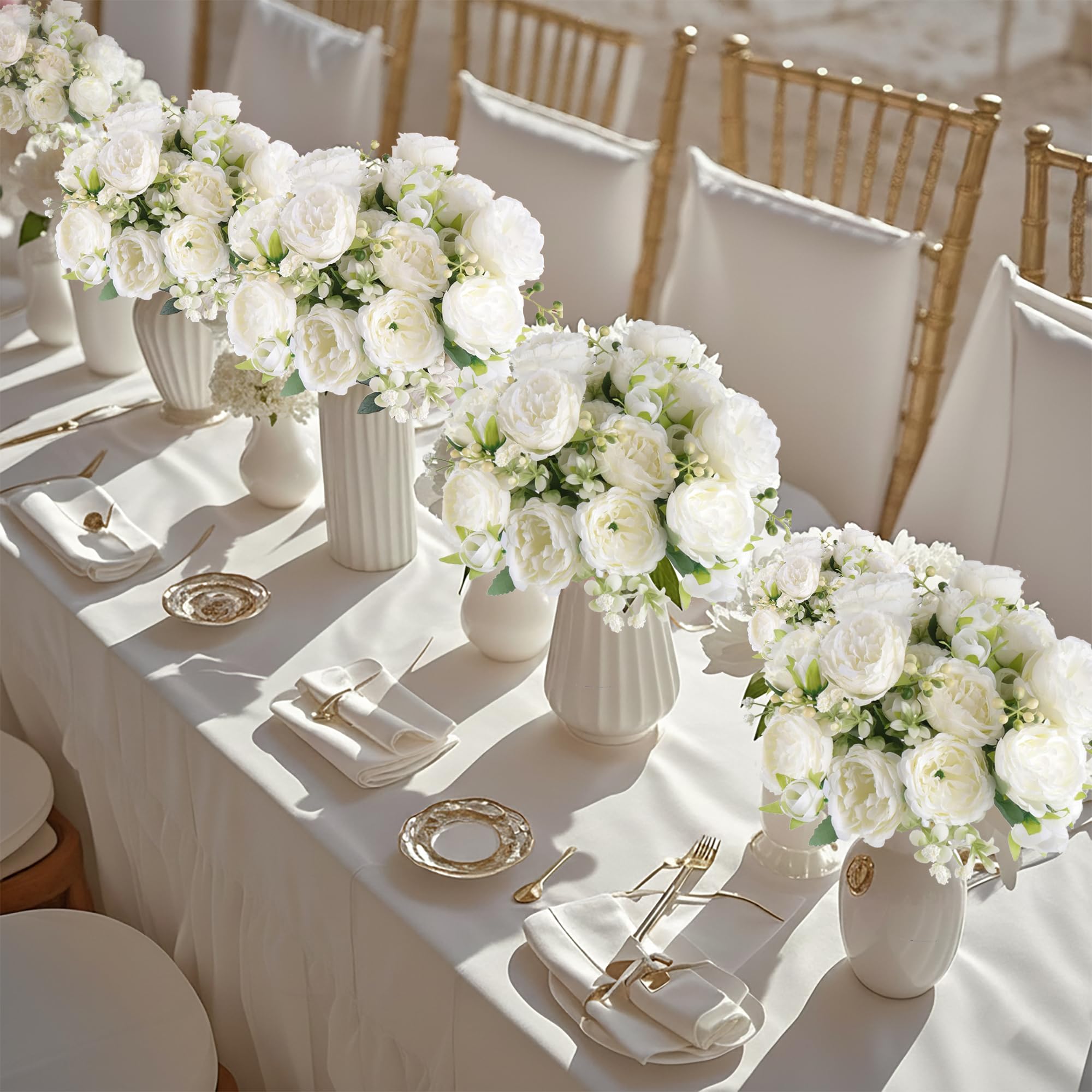 SugarHuLu white peonies bouquet close-up showing lush blooms for sophisticated centerpieces.