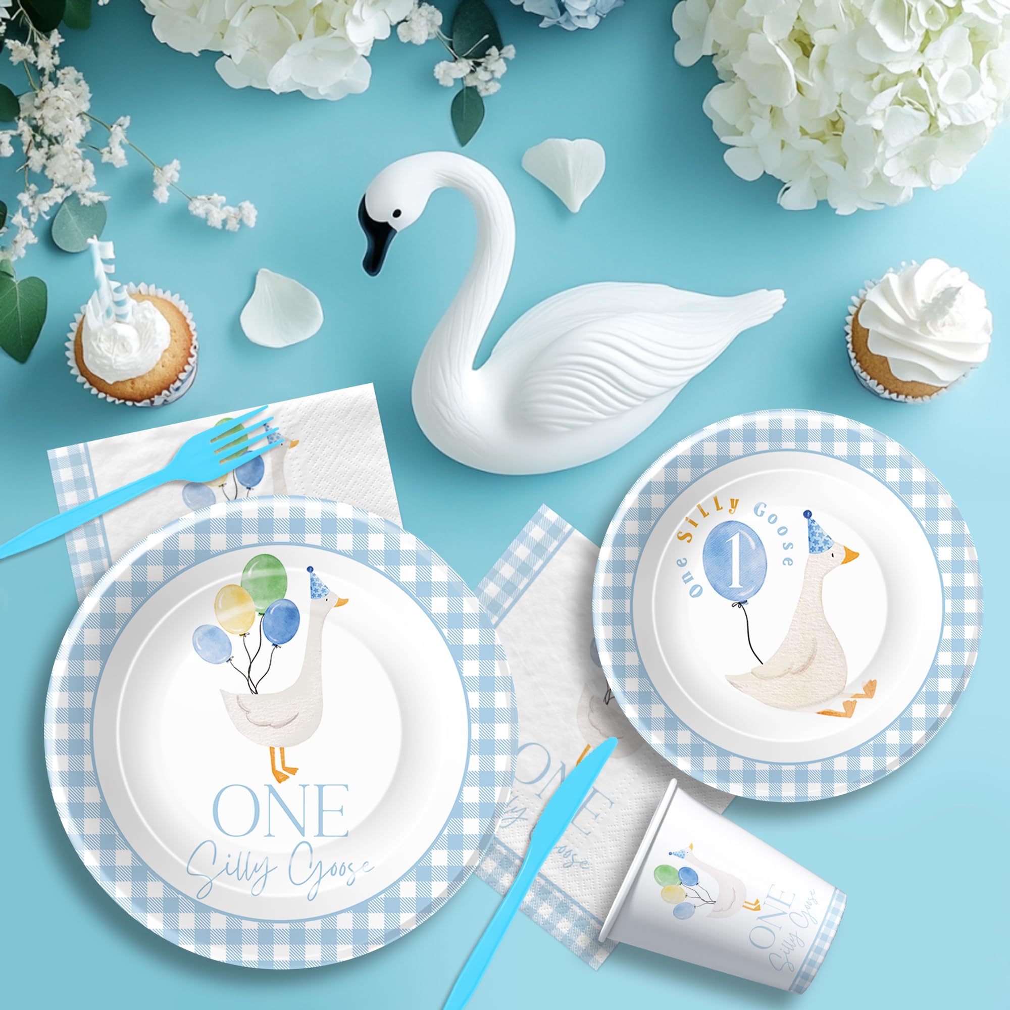 Suhelkit Goose cups 9oz are sturdy for little hands at the party.