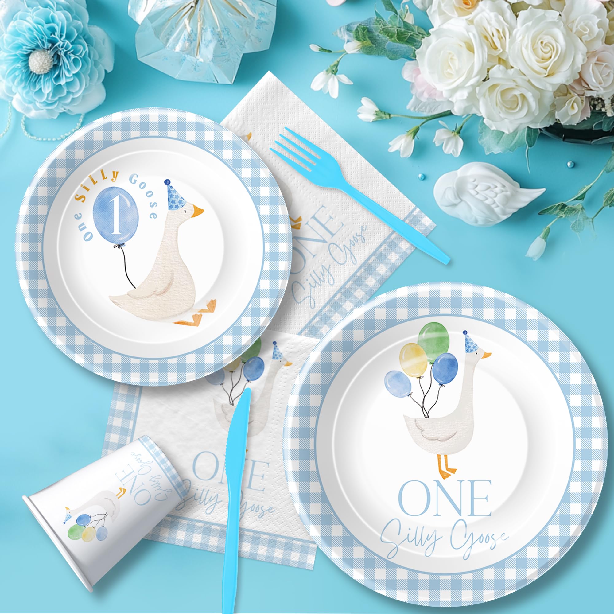 Suhelkit Goose straws offer mess-free sips and cheerful color.