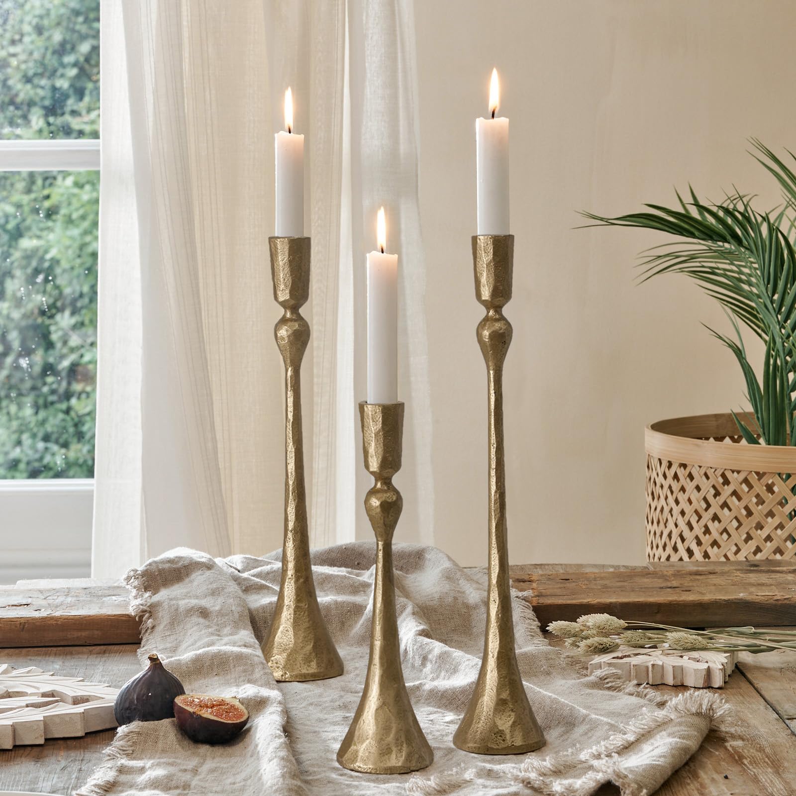 SUJUN dining-room ambience with candlelight enhances warm gatherings