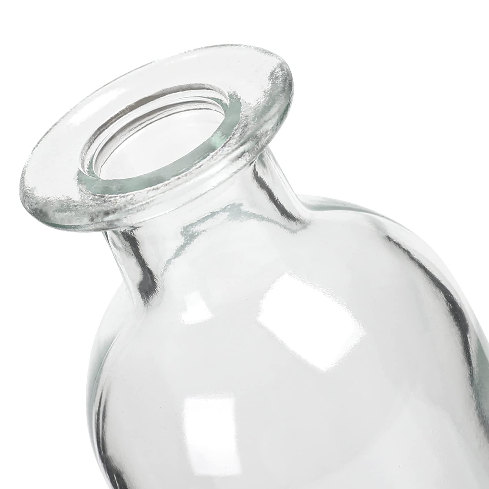 SUJUN bud vase doubles as an alternative diffuser bottle