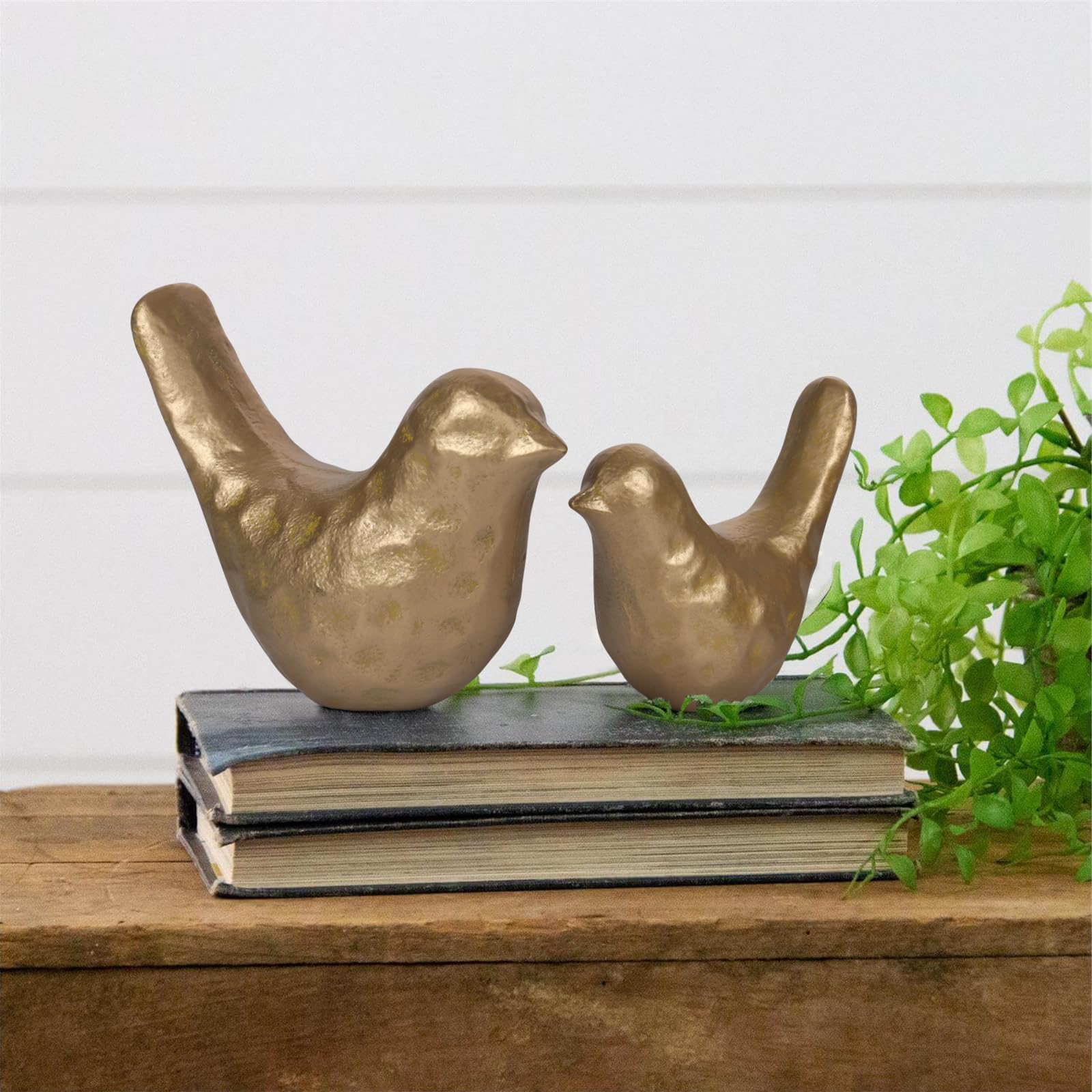 SUJUN vintage-inspired gold bird decor brightens living room mantel