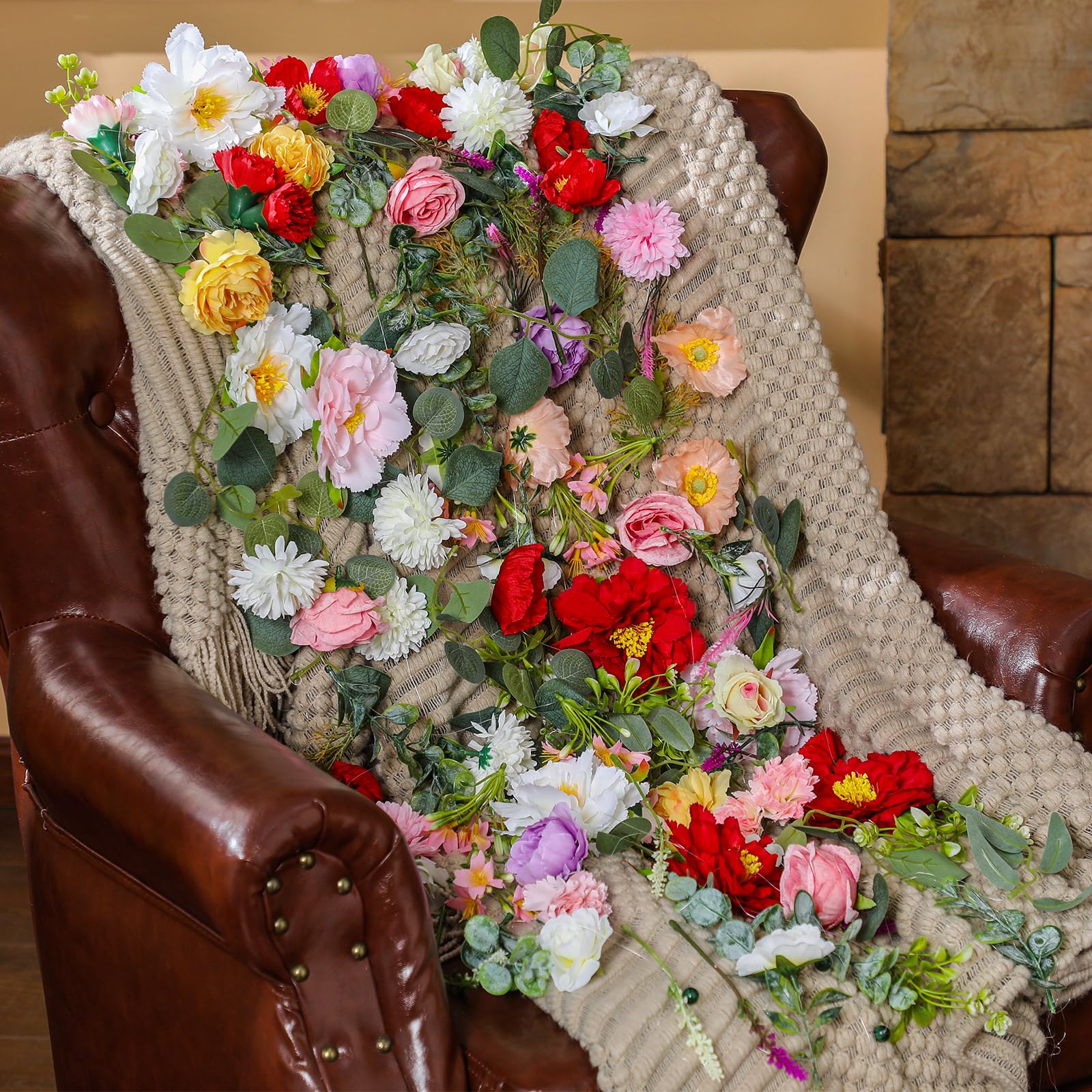 Suncalla garland end bead fastening enables easy spacing and secure setup