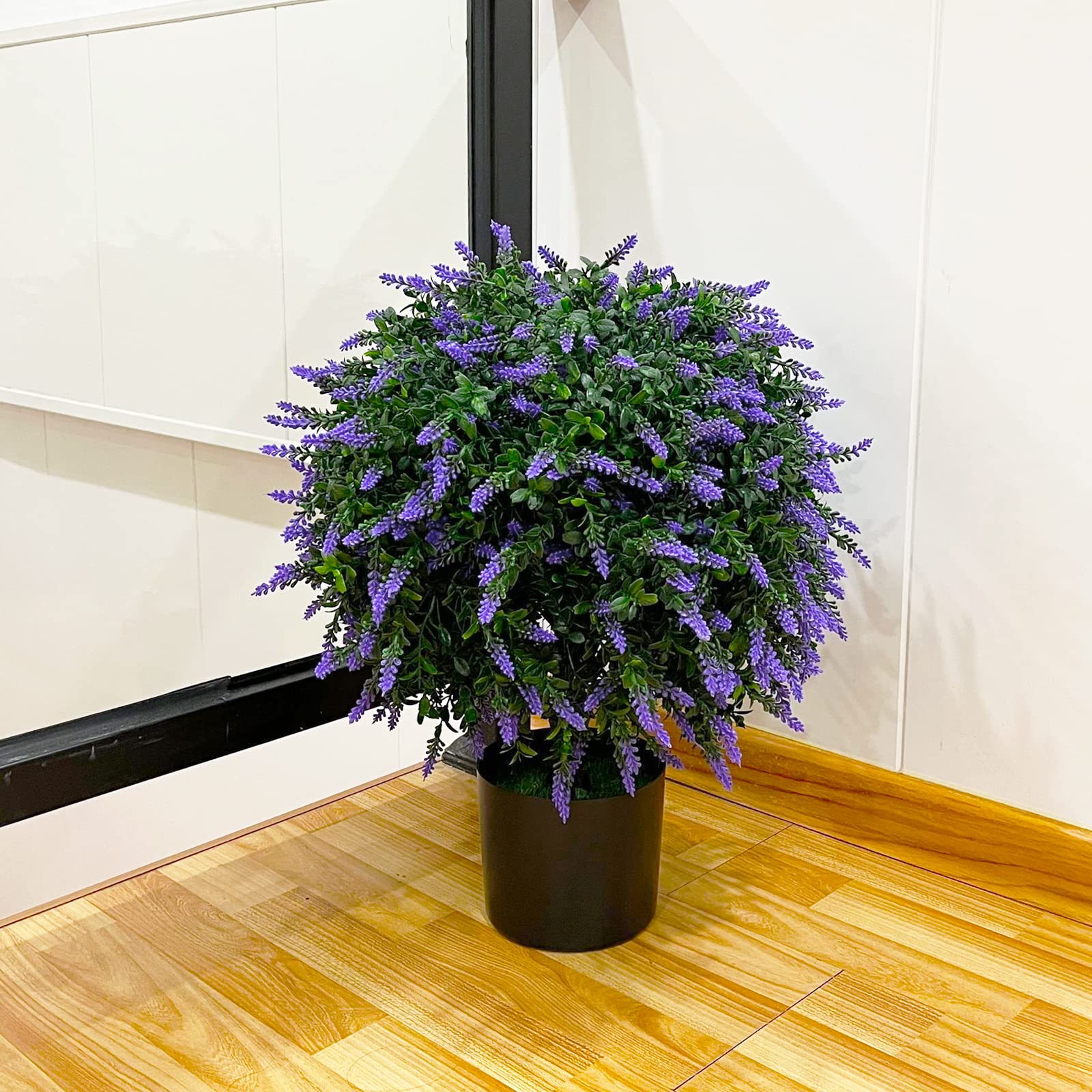 Sunnyglade UV-protected lavender topiary ball for year-round color