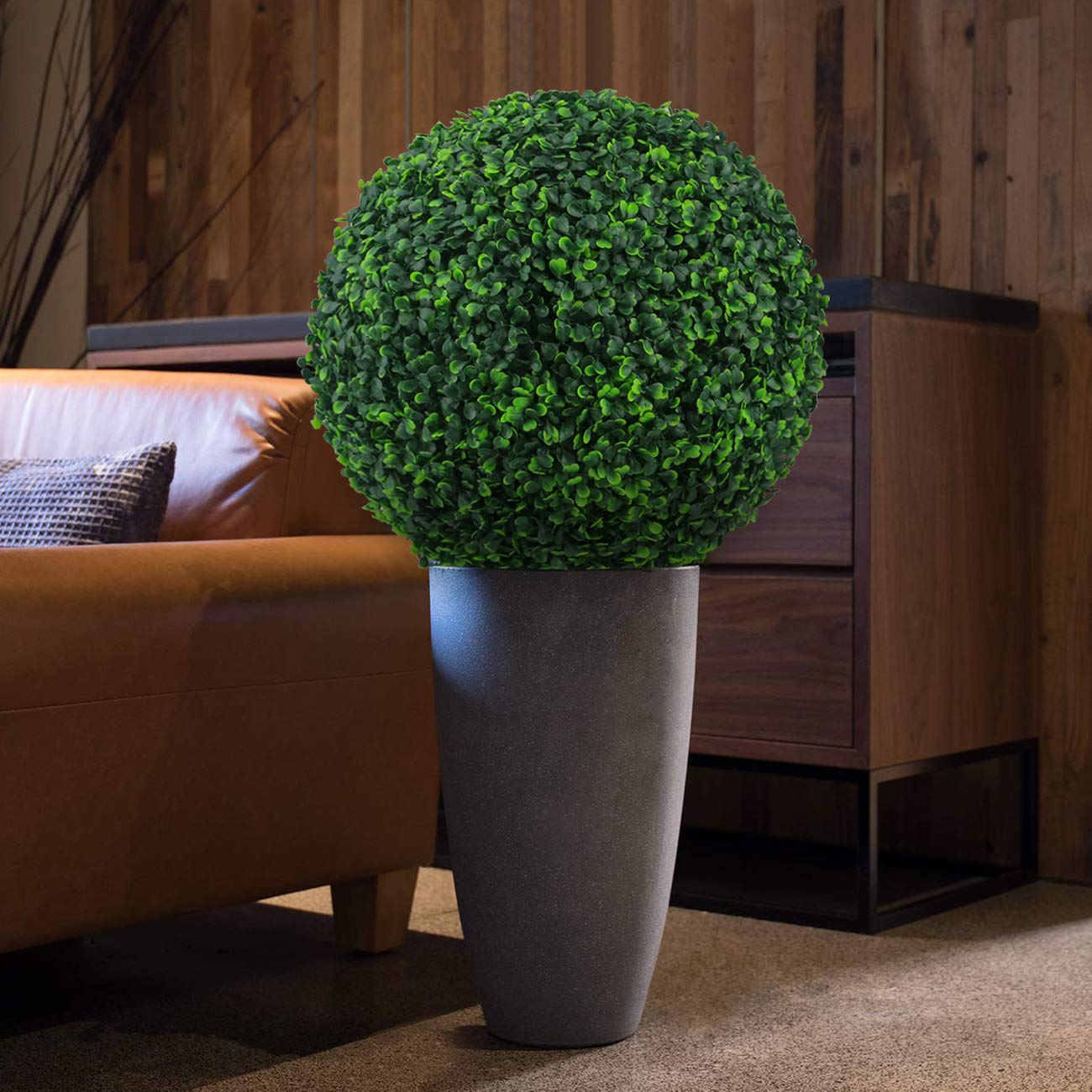 Sunnyglade wedding decor boxwood ball elevates ceremony and reception visuals.