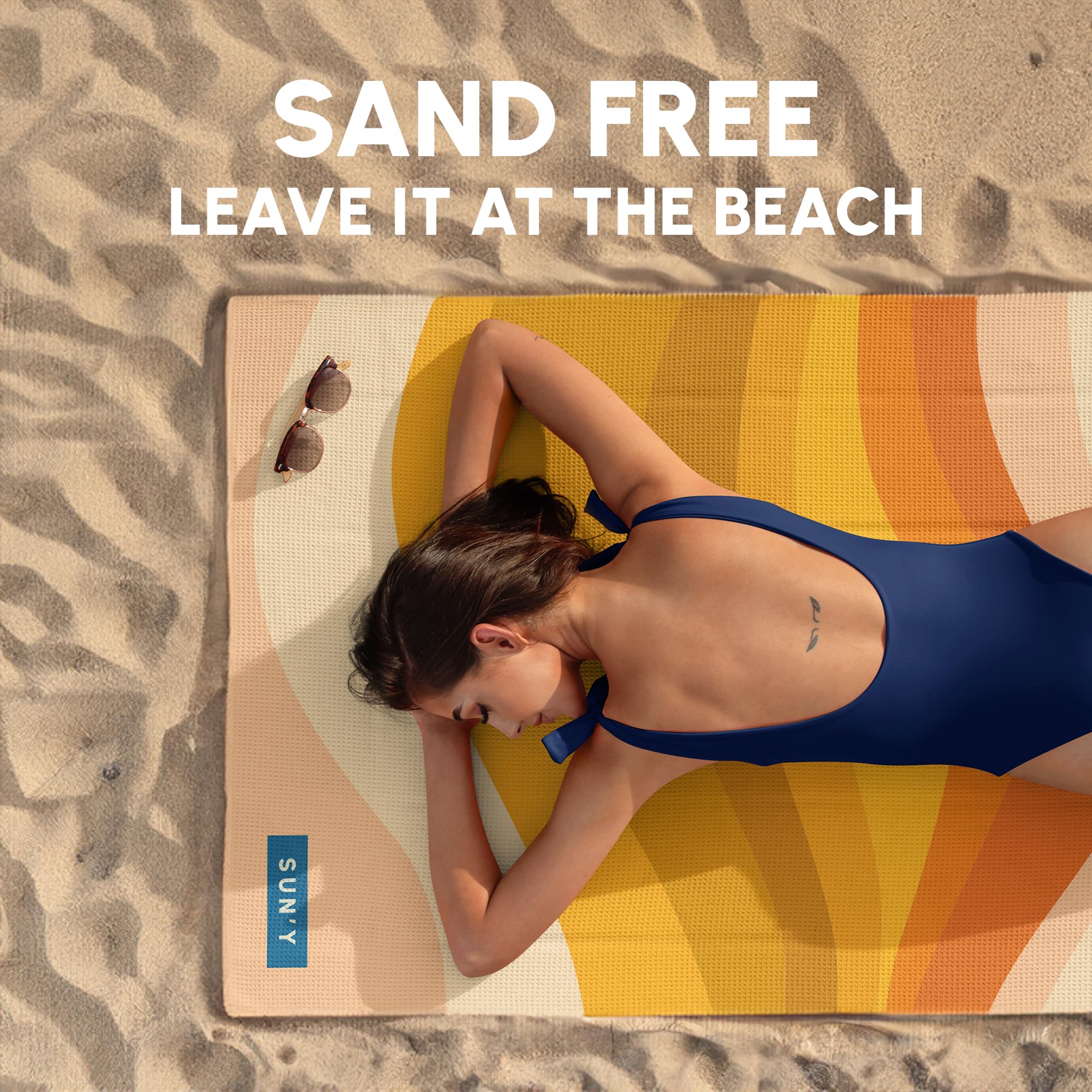 SUN'Y lightweight compact towel folds neatly and fits any bag.
