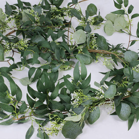 Supla silver dollar eucalyptus leaves add year‑round greenery texture.