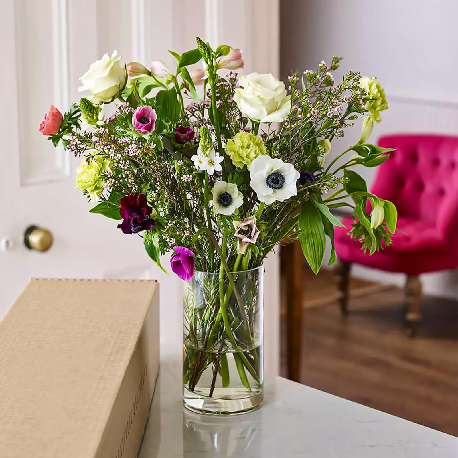 SUPMIND vases for succulents, petals, or decorative stones at home.
