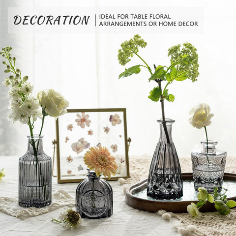 SUPMIND vintage-style vases on a rustic dining table centerpiece