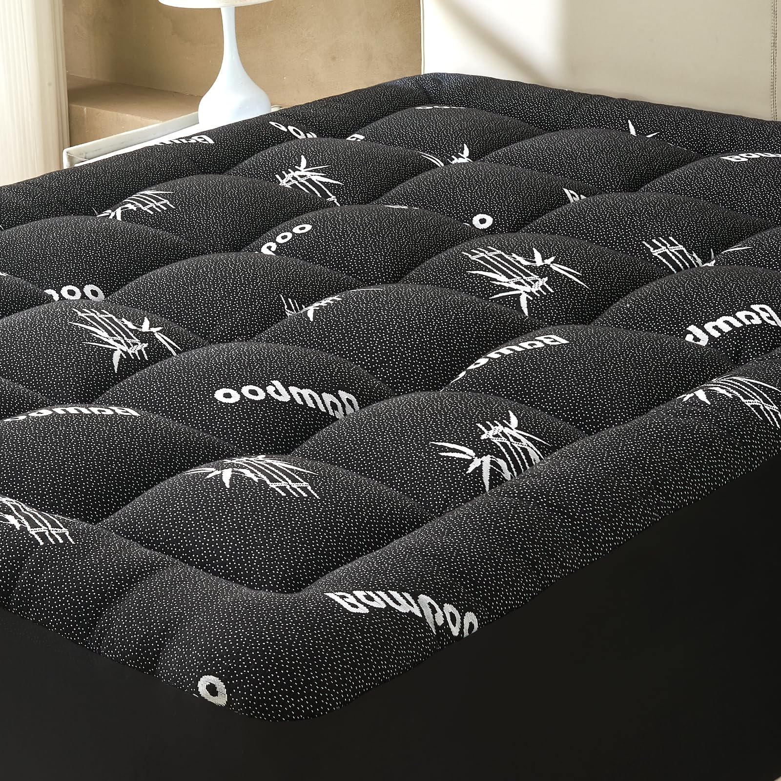 SurChic King Size Topper cloud-surface delivers cooling comfort for restful nights.