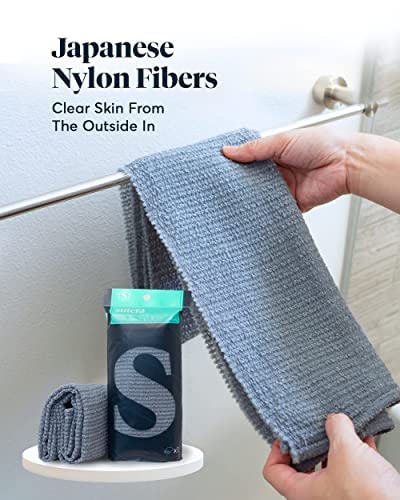 SUTERA extra-long towel back-reach design helps clean elbows and back.