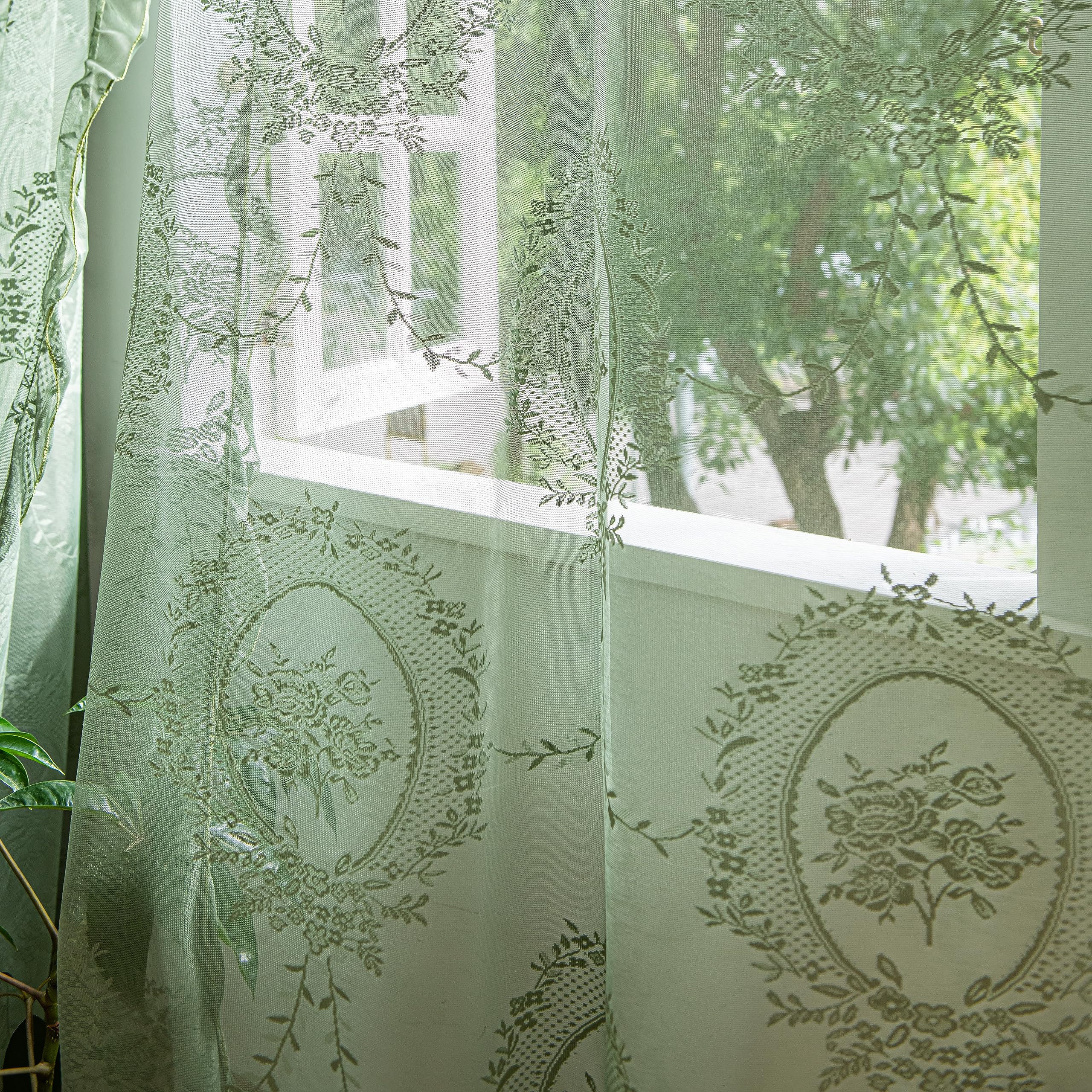 Sutuo Home easy-care fabric is machine washable for busy homes.