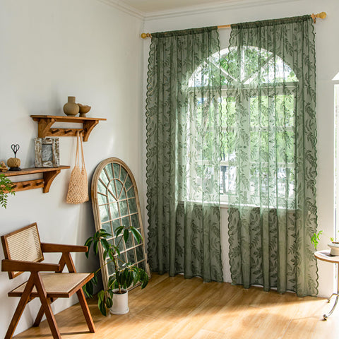 Sutuo Home leaf embroidery close-up showing craftsmanship and vintage charm.