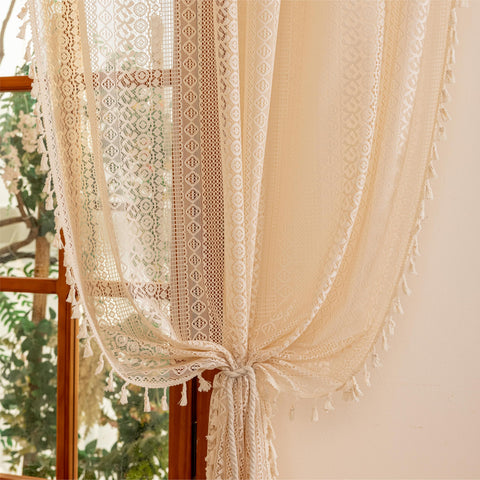 Sutuo Home 20-40 percent light filtration enhances room ambiance.