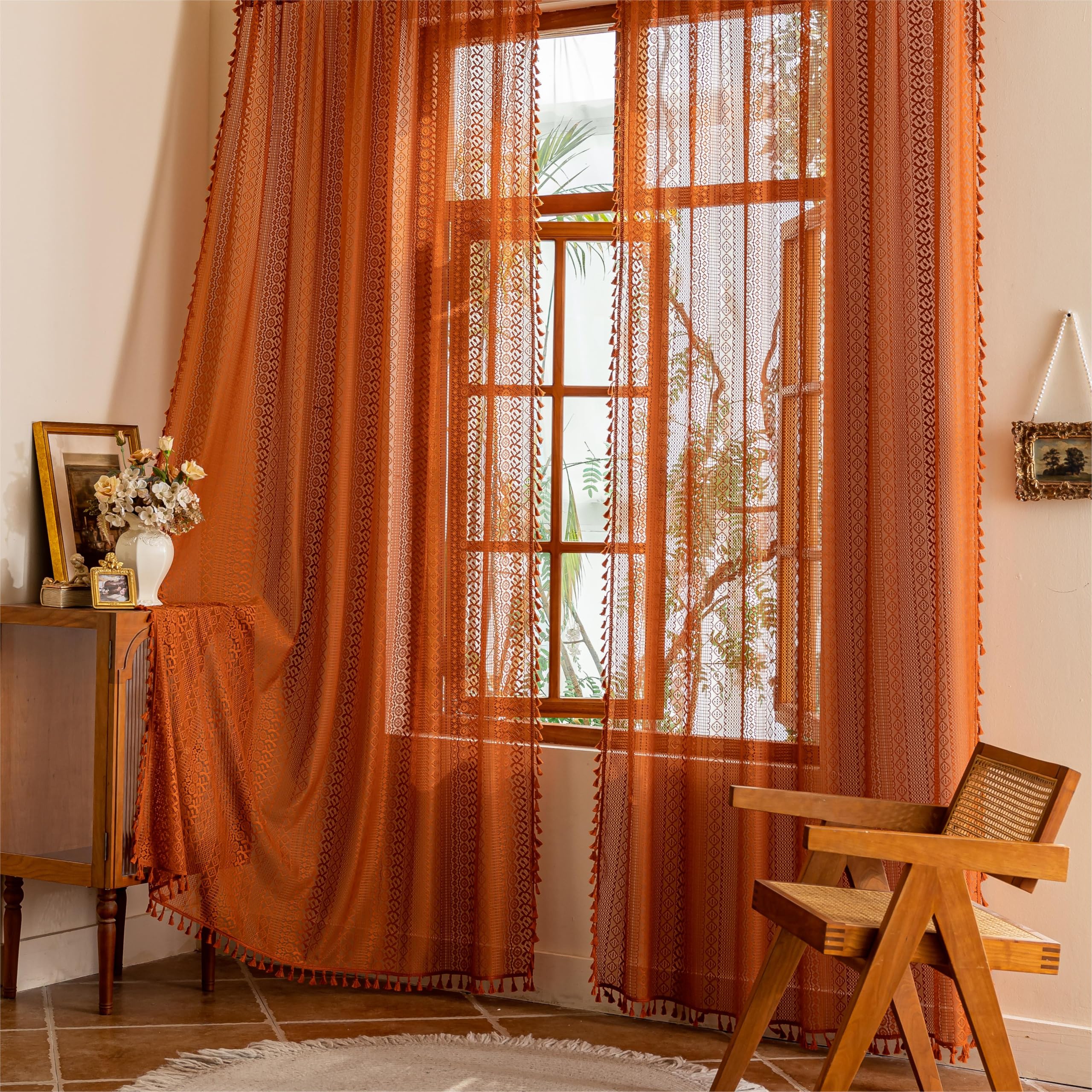 Sutuo Home tassel detail adds vintage charm and tactile warmth.