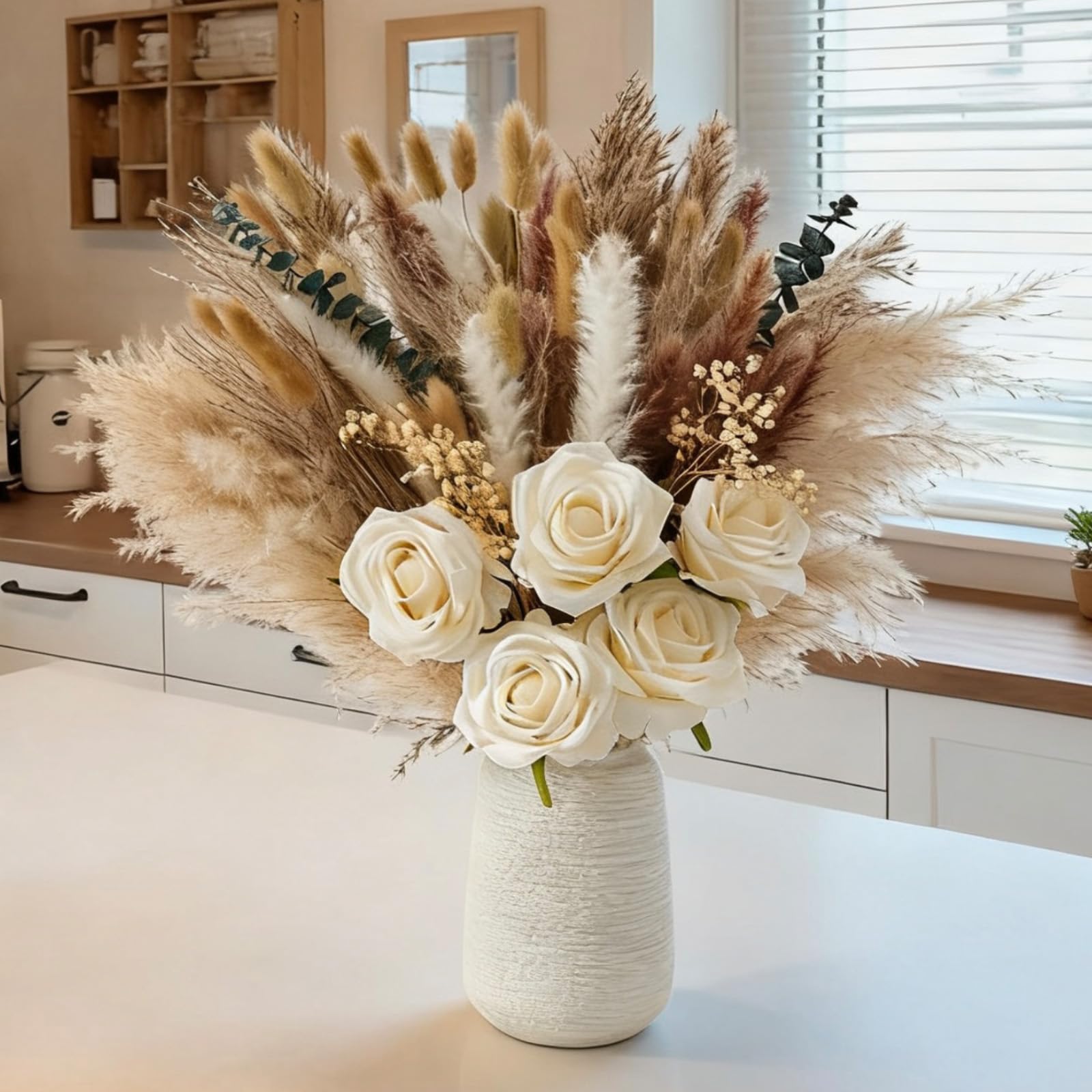 Suuyuu dried pampas grass arrangement in a vase, ideal as a low-maintenance centerpiece.