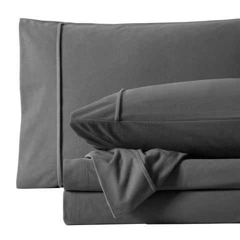 Wrinkle-resistant fabric of Sweet Home Collection flannel sheets maintains a neat look.