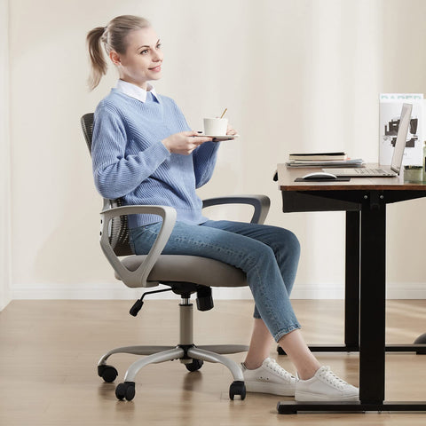 Sweetcrispy assembly video guide showing quick setup for the chair