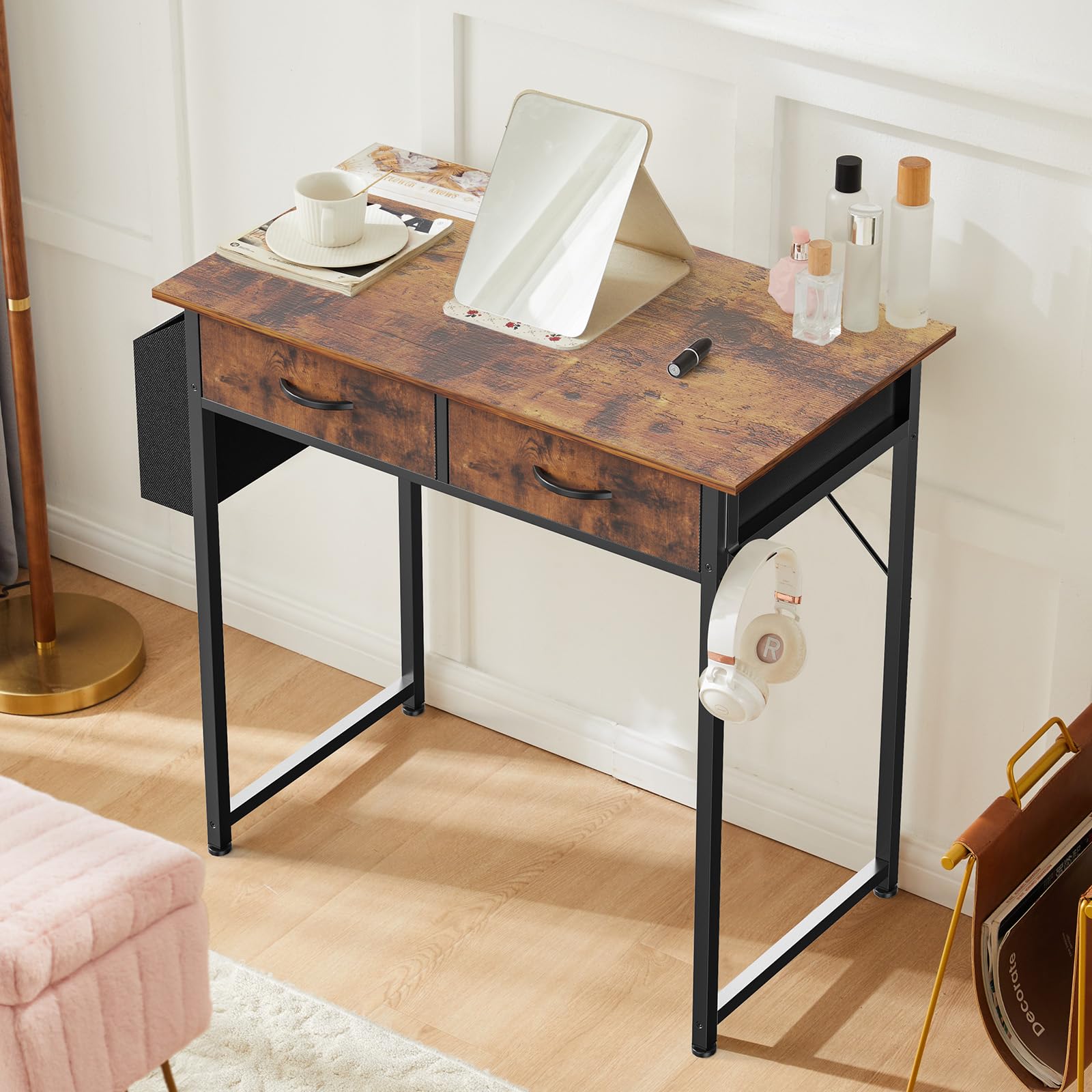 Sweetcrispy computer desk headphone hook provides quick-access organization