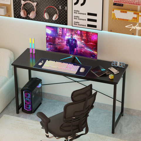 Sweetcrispy desk provides a spacious work area for laptops and books.