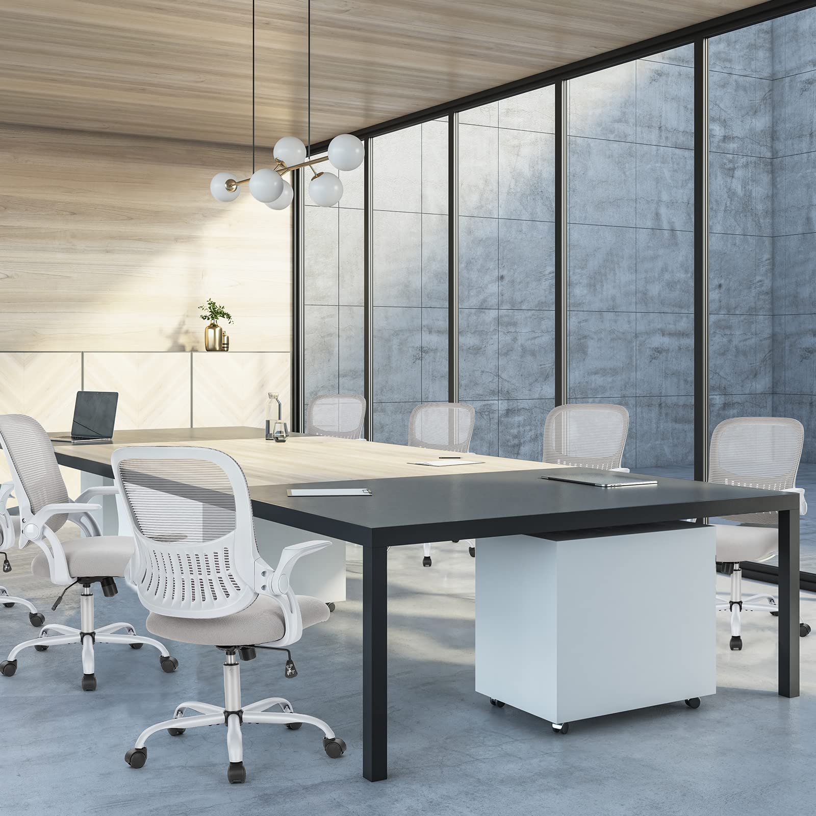 Sweetcrispy five-star base with smooth casters ensures stable mobility on multiple floors.