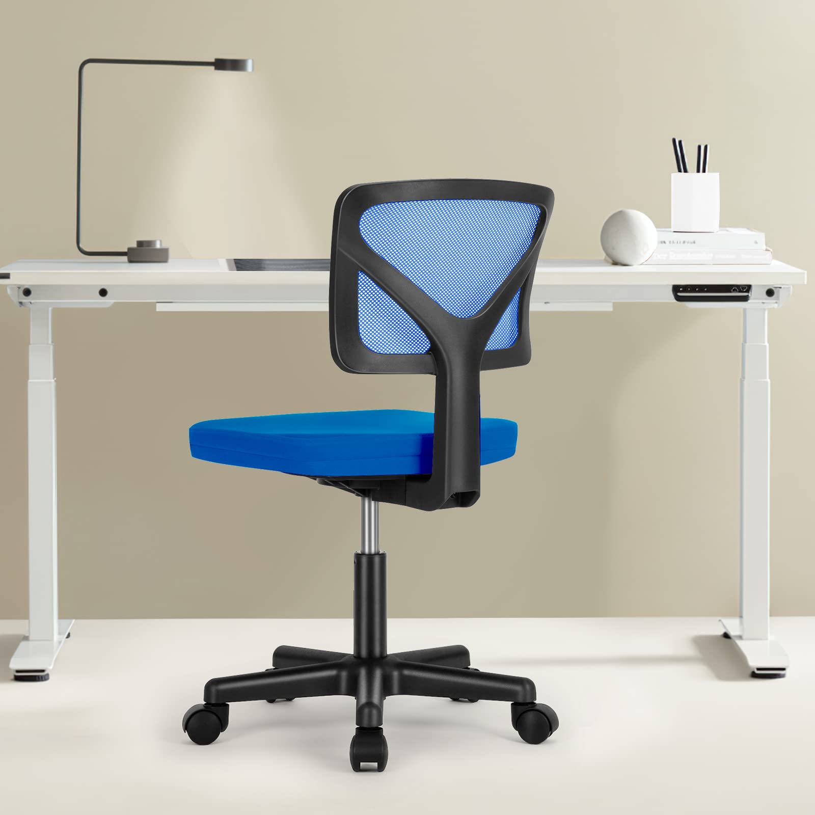 Sweetcrispy mesh backrest keeps air flowing for cooler comfort