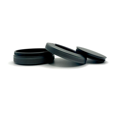 Syn Tin 3.0 metal can with rubber O-ring seal protects contents from spills.
