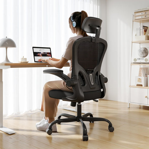 Synorla ergonomic backrest mesh for breathable comfort during long work sessions.