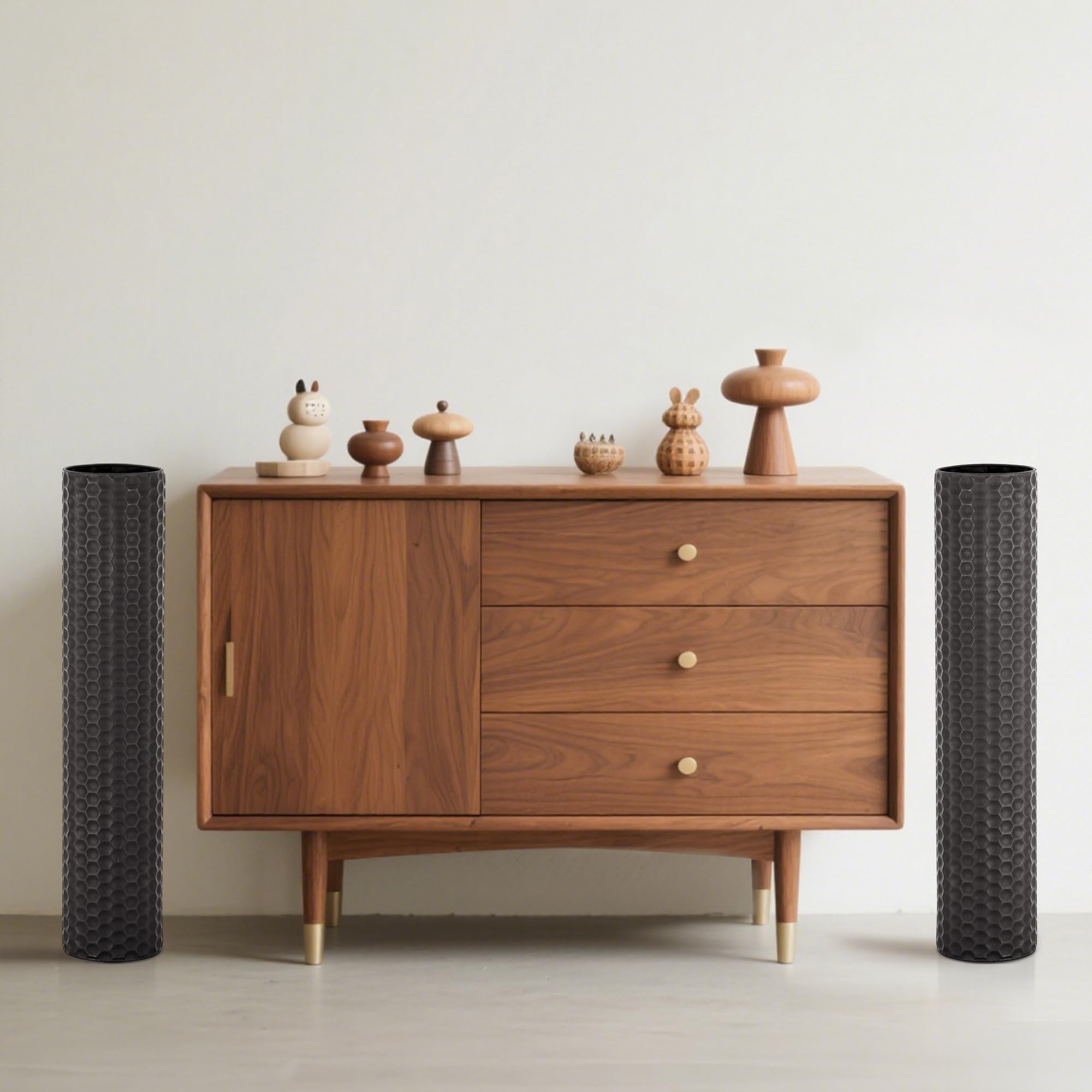Sziqiqi honeycomb texture floor vase enhances modern living spaces.