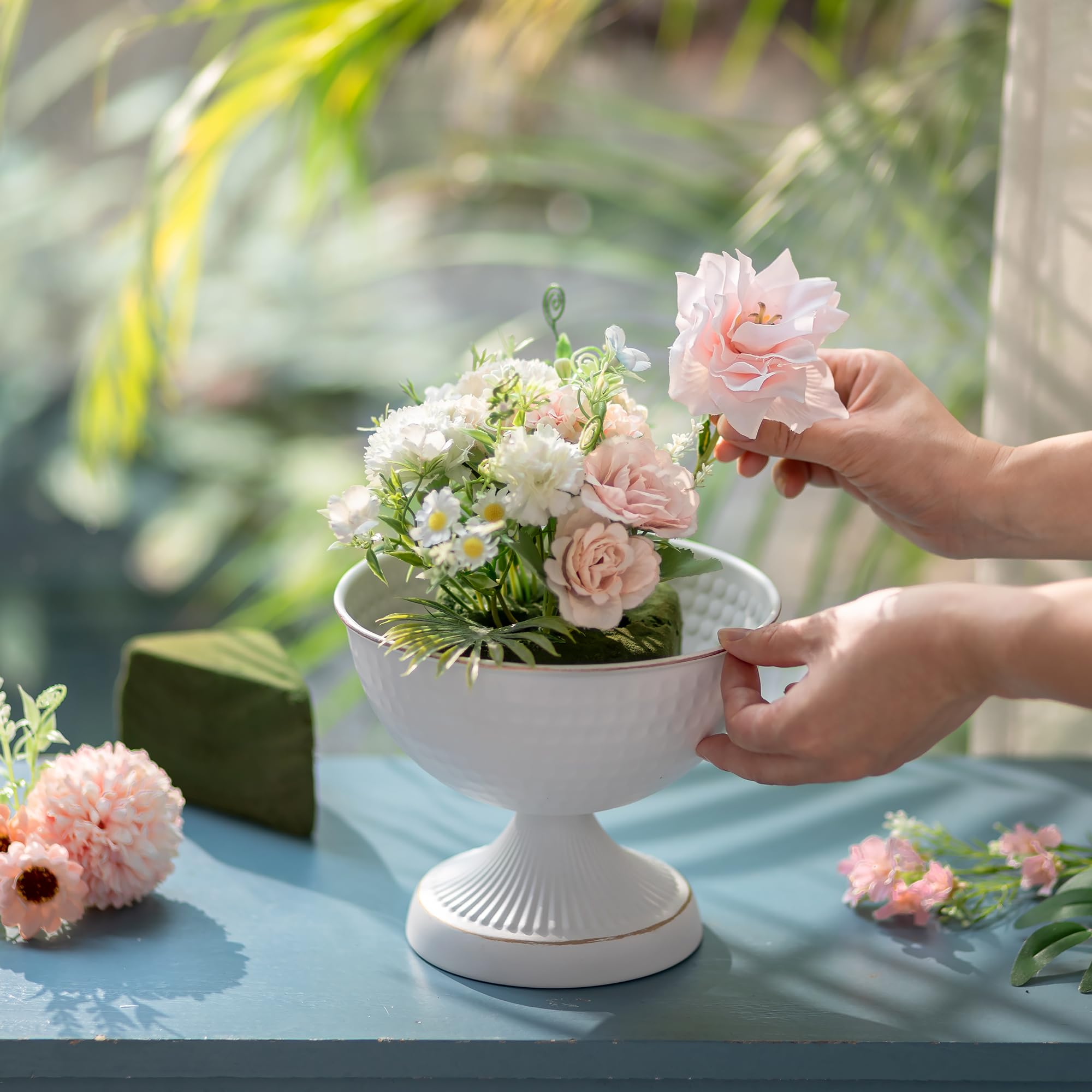Sziqiqi urn vase gold-rim opening adds vintage accent to arrangements.