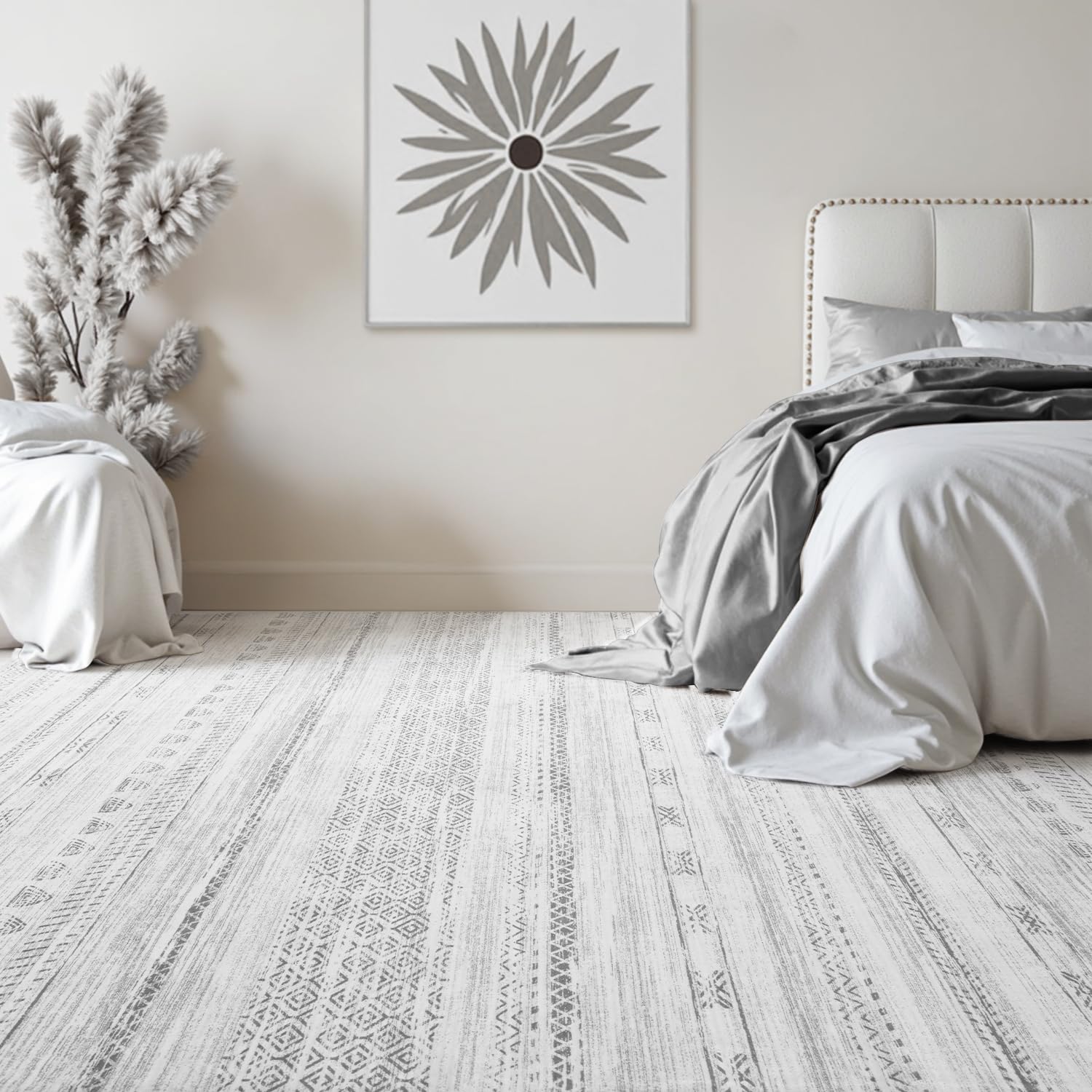 Tchdio ultra-soft rug offers cozy comfort in living and bedrooms.