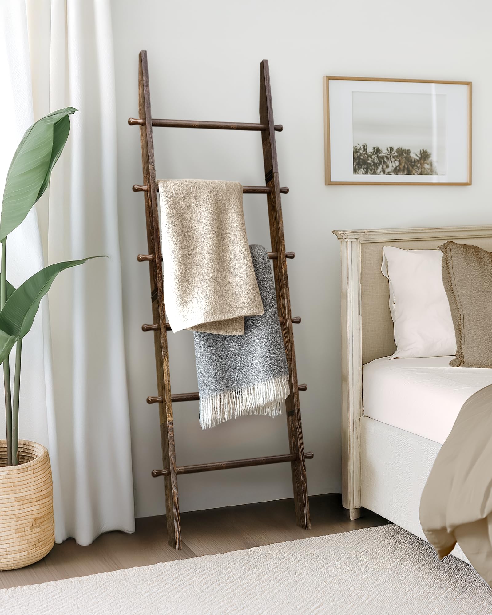 TEAKMAMA blanket ladder with side pegs for hats and bags storage.