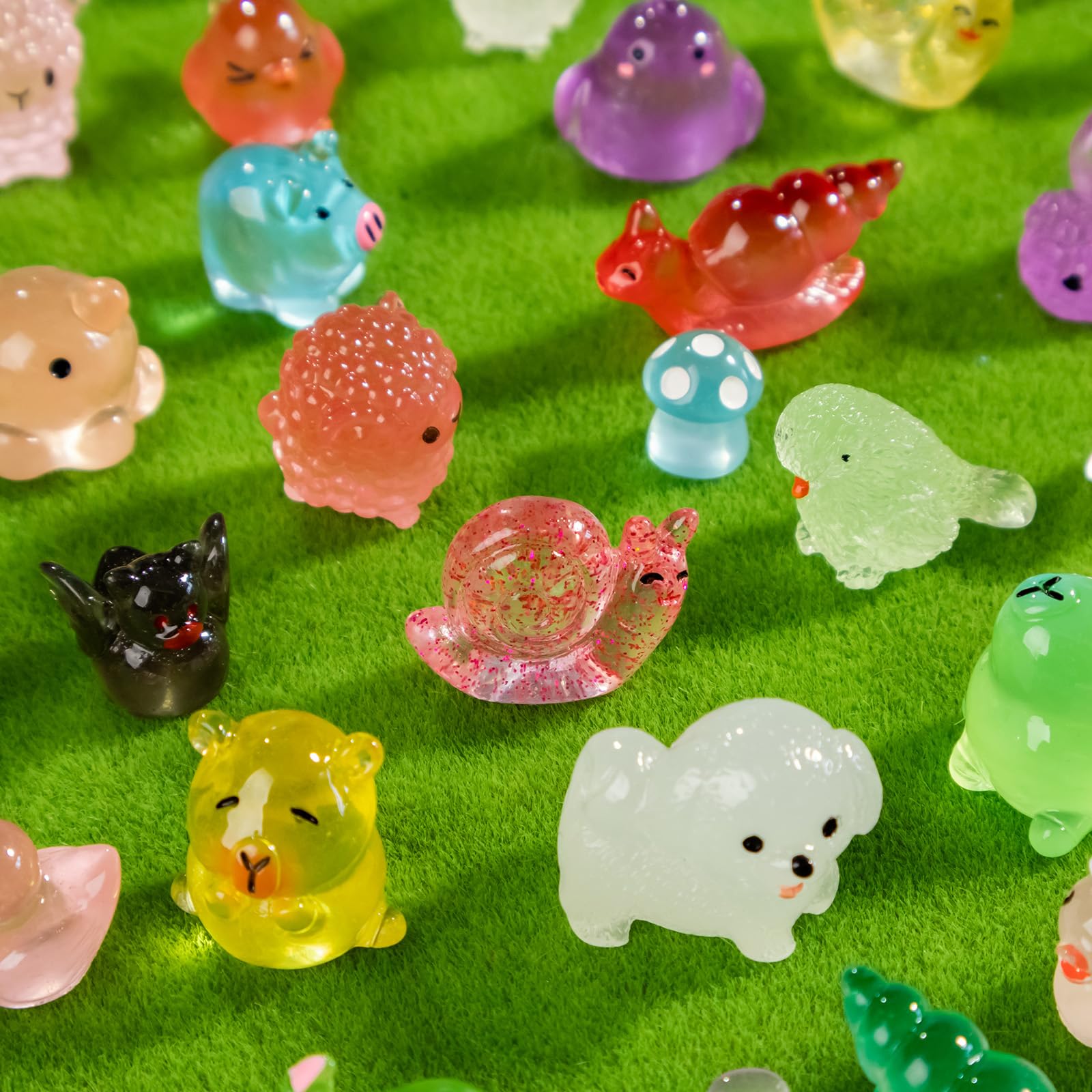 Teenzee ducks and dogs mini figures for dollhouses and charming DIY scenes.