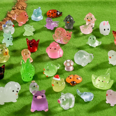 Teenzee lizards and rabbits mini figures for crafts and tiny habitat displays.