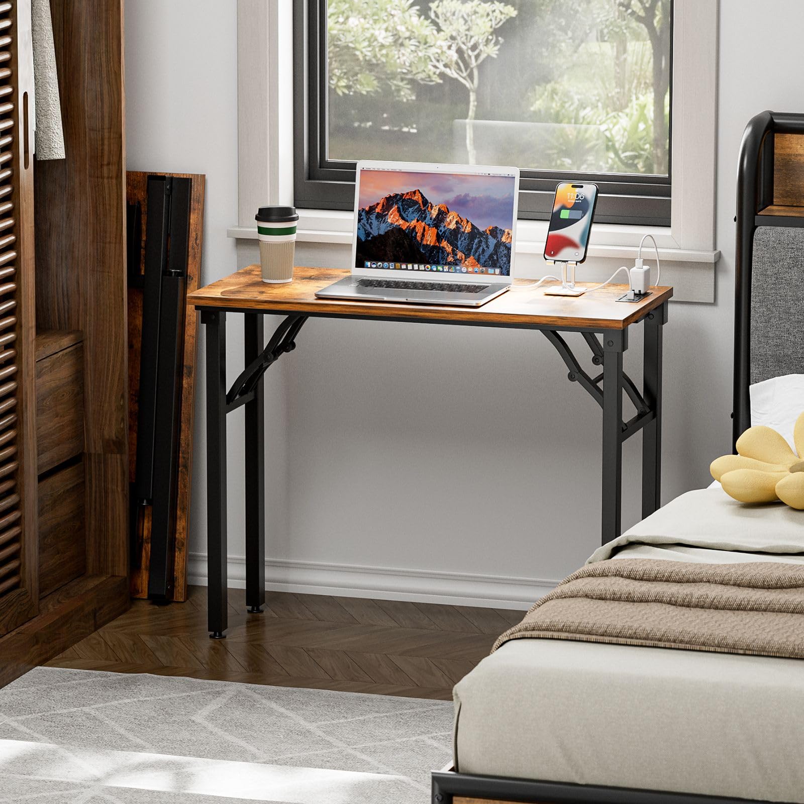 TEMI sturdy steel frame provides stable support during work or study.