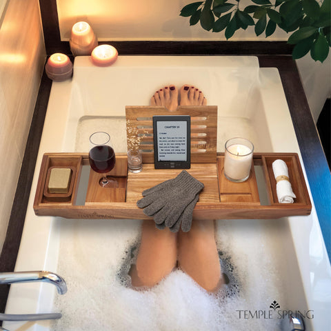 Temple Spring non-slip pads keep the tray secure on wet tub edges.