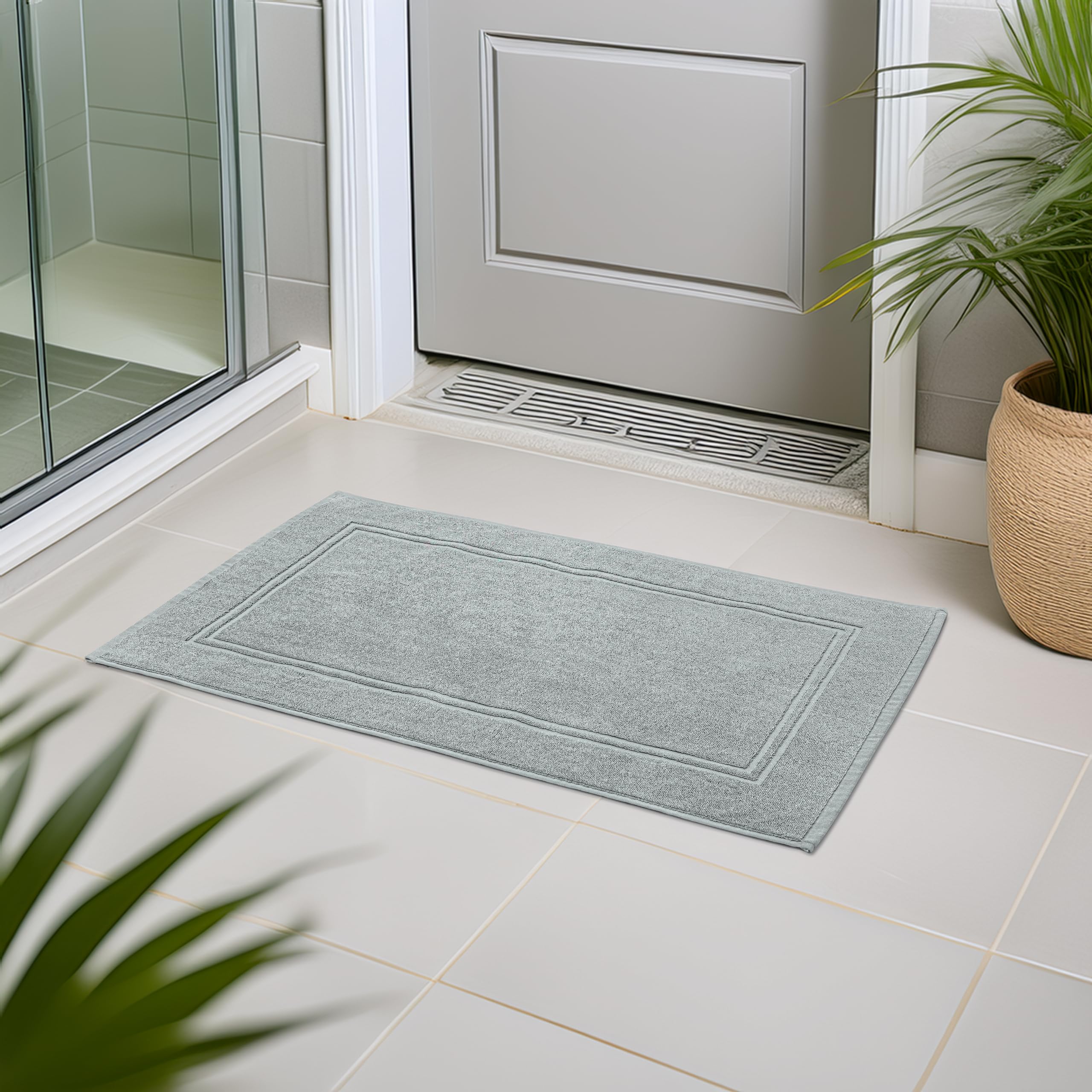 Tens Towels mat close-up demonstrates strong absorbency for quick drying.