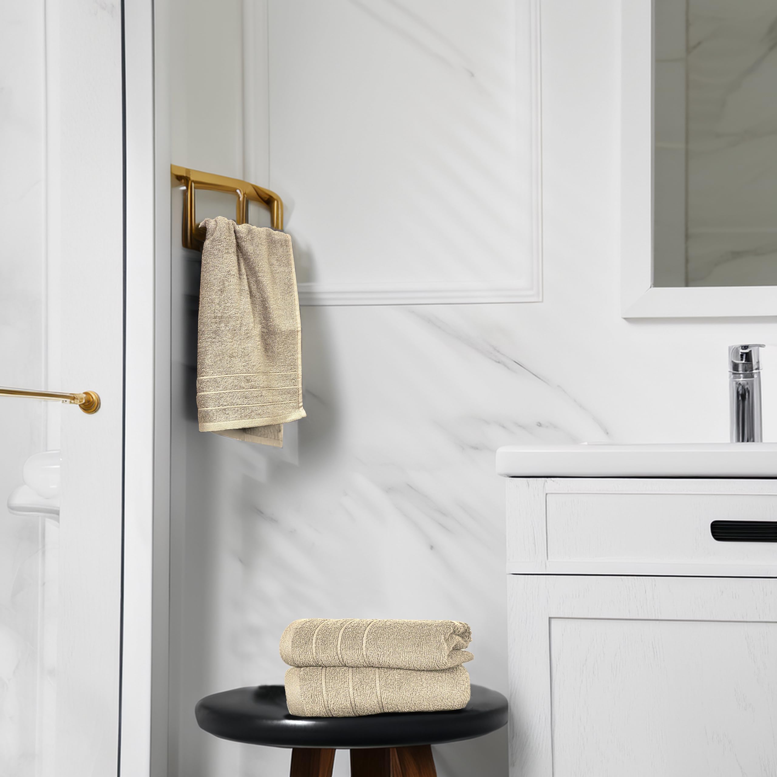 Tens Towels care label and fabric, easy machine-wash care.