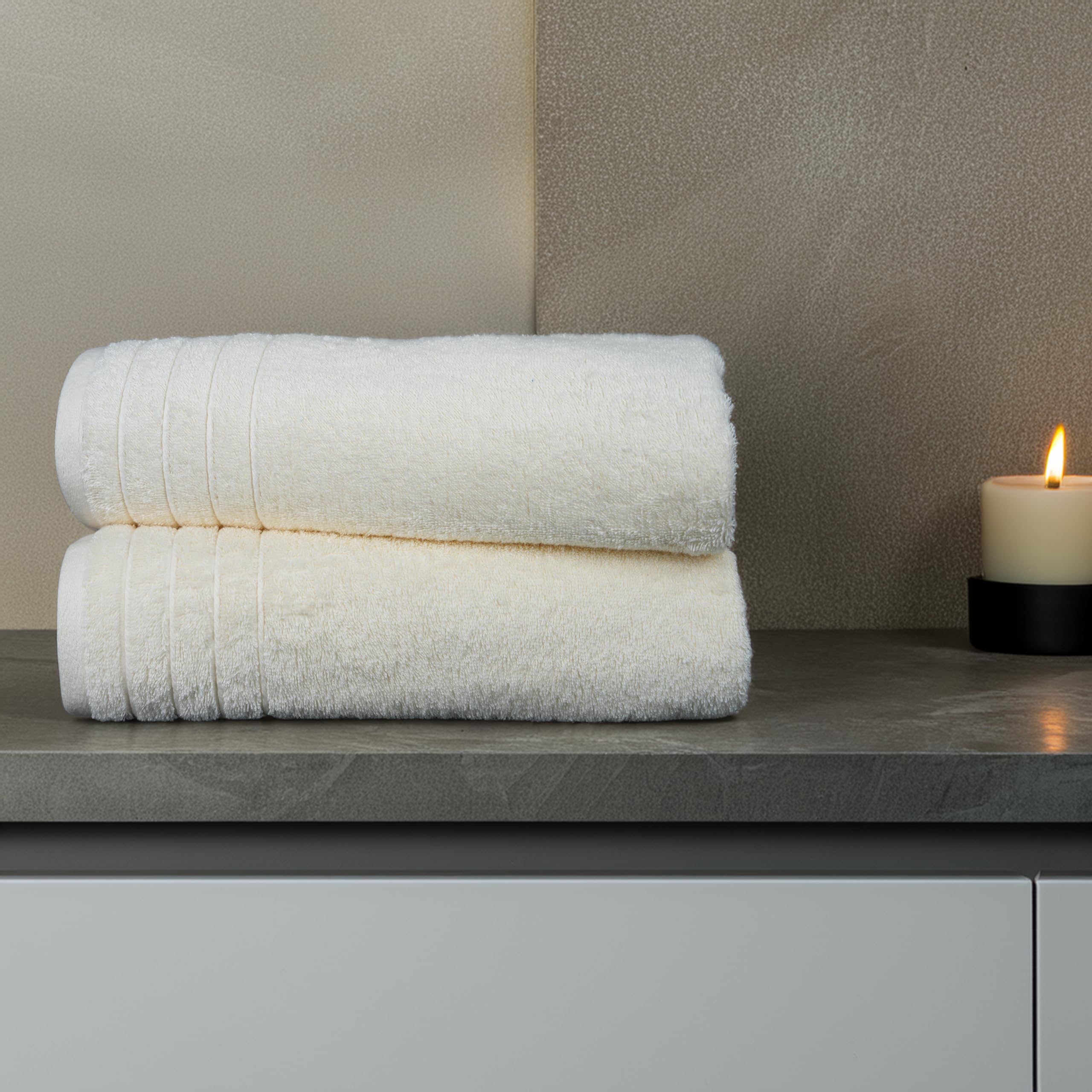 Tens Towels lightweight quick-dry towel laid flat for fast drying.