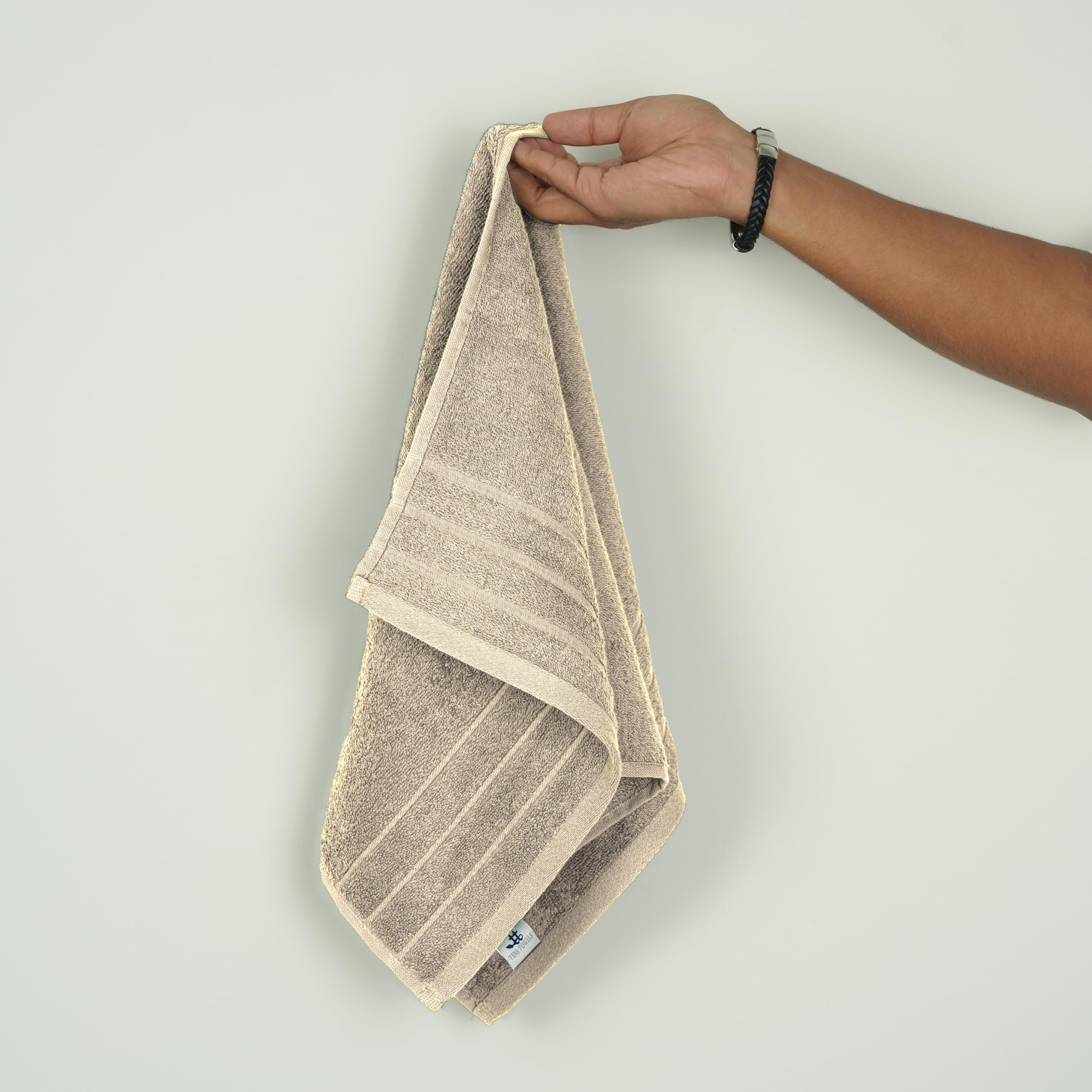 Tens Towels quick-dry cotton hand towels, ideal for fast bathroom tasks.