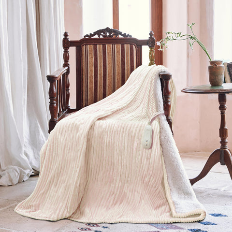 Texciting electric throw with five settings for customized comfort.