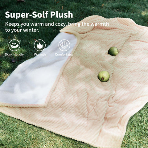 Texciting machine-washable blanket for easy care and maintenance.