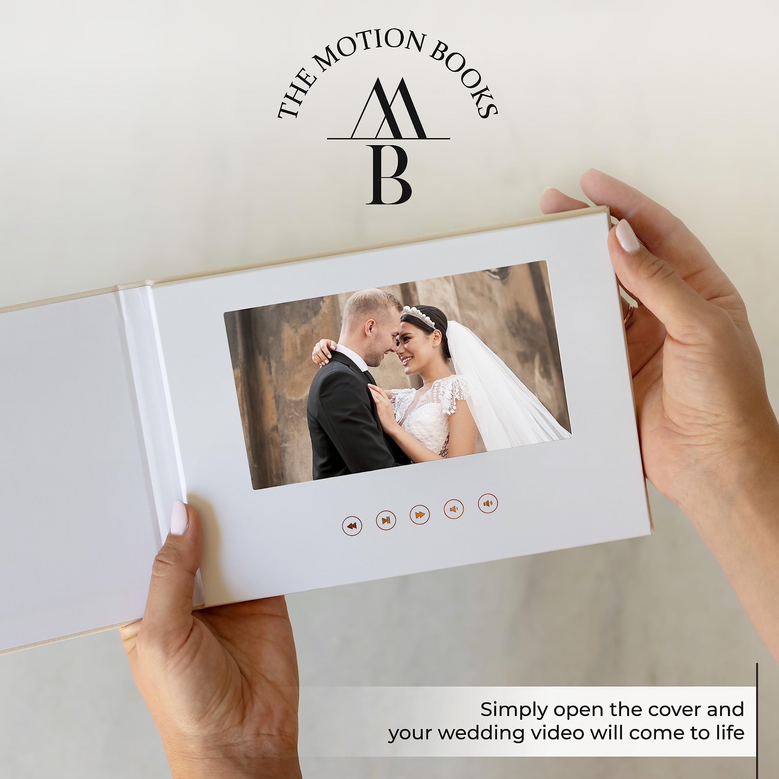 The Motion Books 7-inch HD IPS display ready to show memories