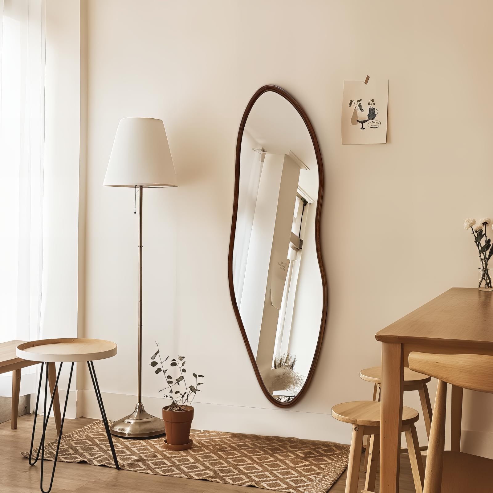 TheiaMo includes easy-install hardware for quick wall mounting.