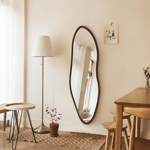 TheiaMo includes easy-install hardware for quick wall mounting.