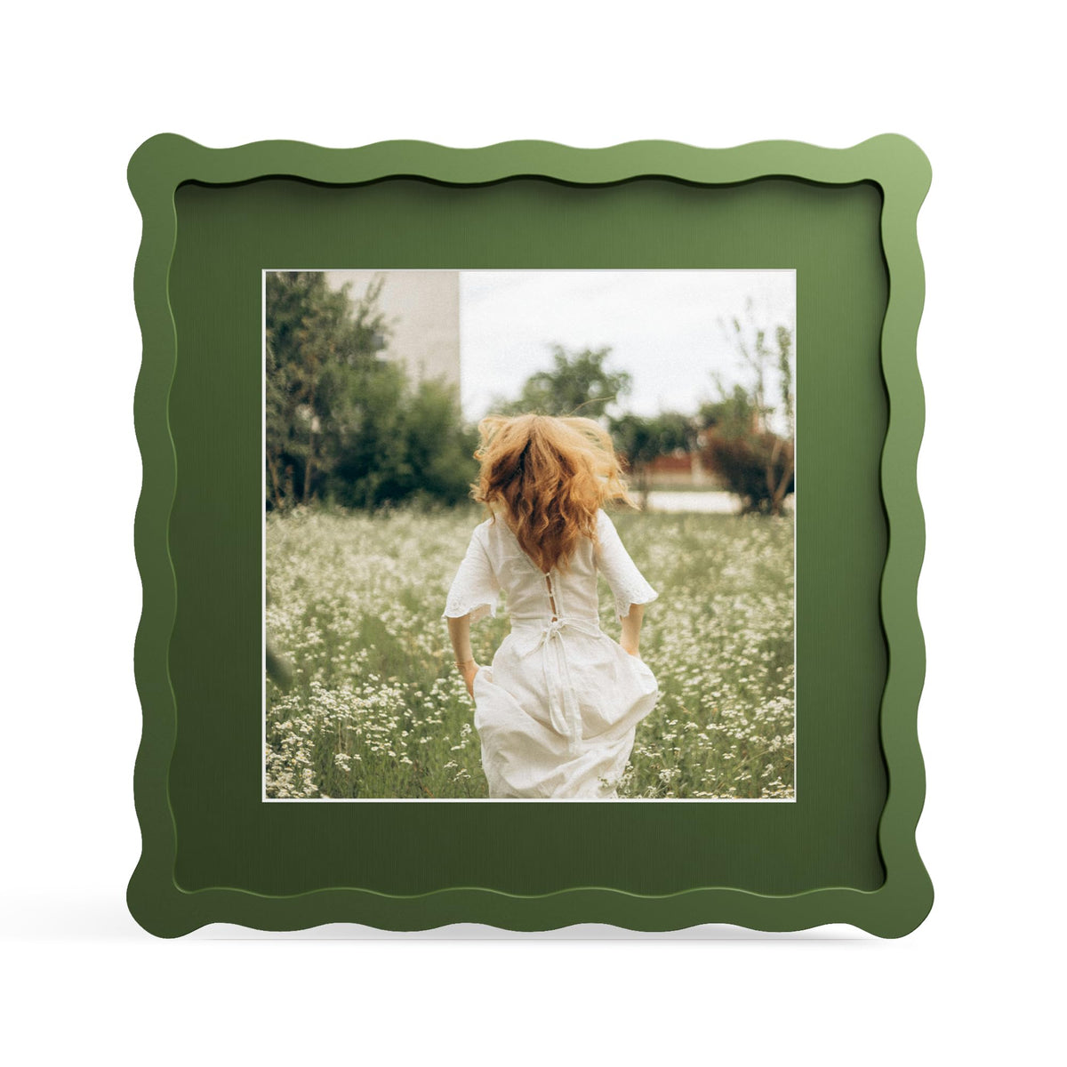 THKRLOF 10x10 frame with mat for 8x8 photos, crisp display.