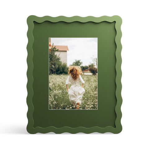 THKRLOF 8x10 green frame with wavy edge displaying memories clearly.