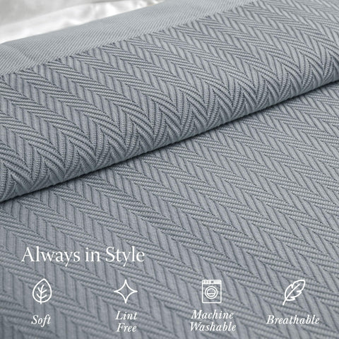 Breathable all-season Threadmill blanket suitable for indoor and outdoor use.
