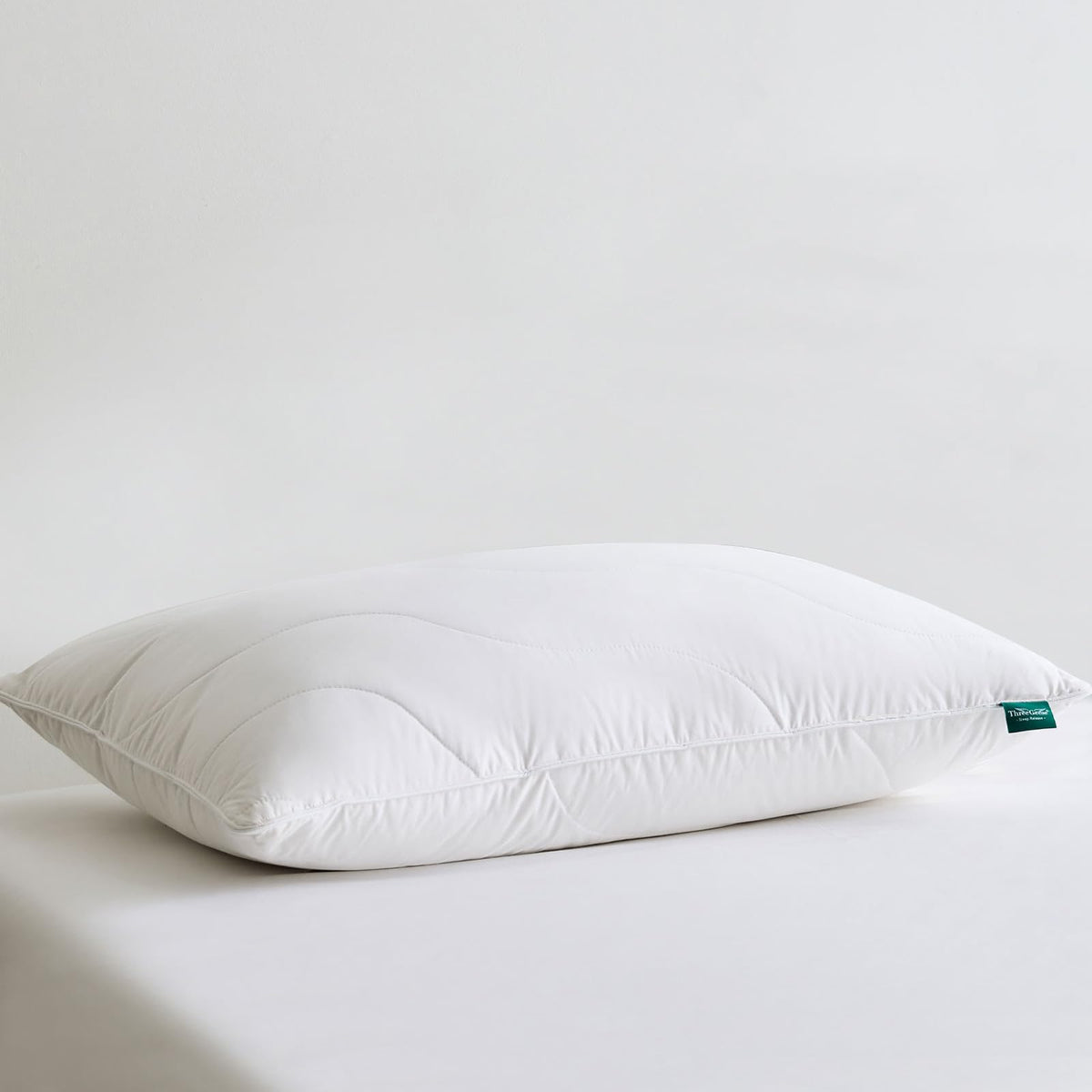 Three Geese pillow-packaging showcases hotel-grade quality suitable for gifting.